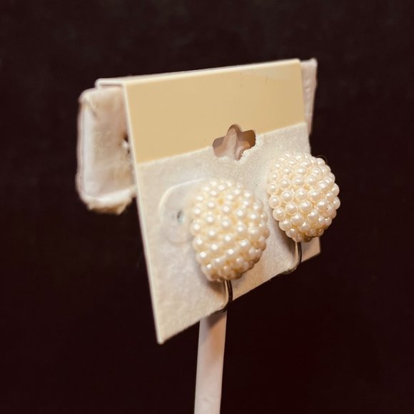 Vintage Twisted 6 Strand Faux Pearl Necklace And Clip On Earrings Set (3833) - Picture 9 of 10